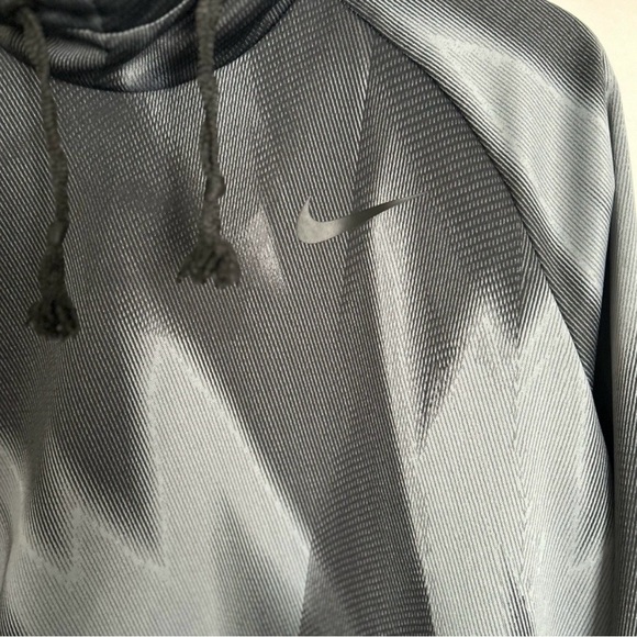 Nike Dri-FIT Women's Gray Hoodie - Picture 4 of 11